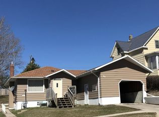 611 N Front St, Crookston, MN 56716