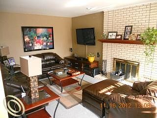 3rd image of 37443 Chesterfield Ct