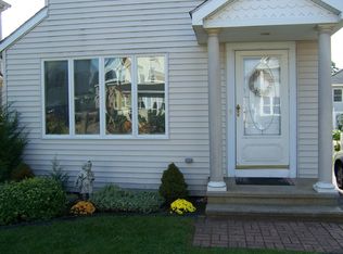 37 Cocheco Ave, Branford, CT 06405