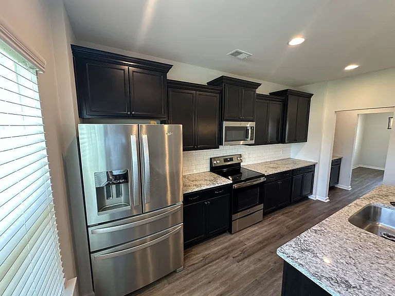 74 Gracyn Ln — Photo 2