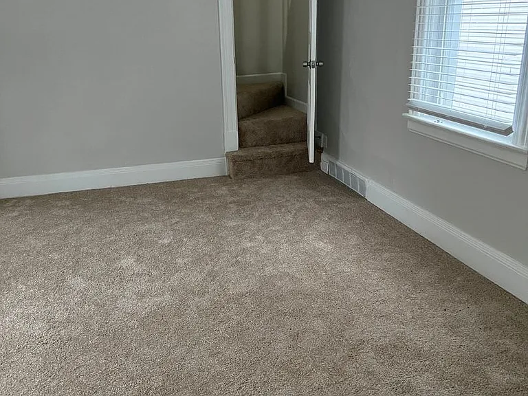 1911 Elm Ave — Photo 4