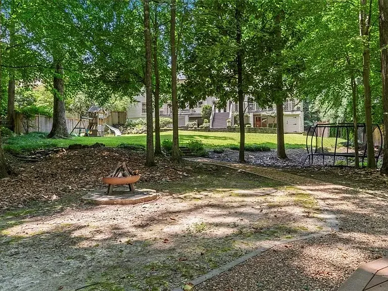 3825 Peachtree Dunwoody Rd NE — Photo 79