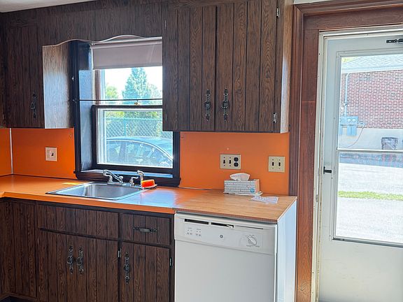 4th image of 46 McClure St #1