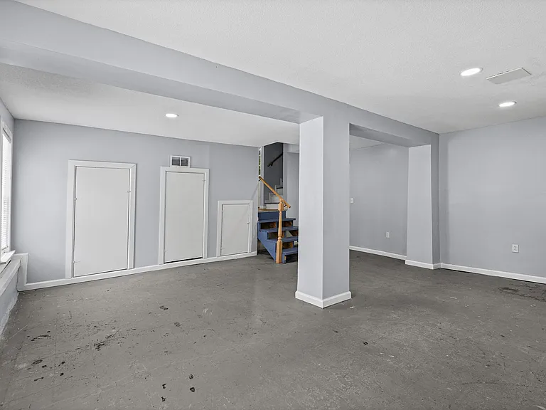 938 Locust Ave — Photo 29