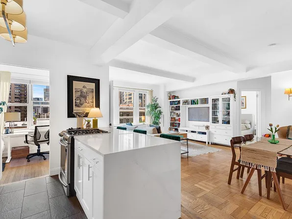 330 W 72nd St APT 7D, Manhattan, NY 10023