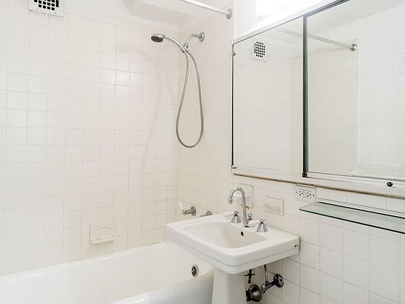 4th image of 45 Tudor City Pl APT 1802