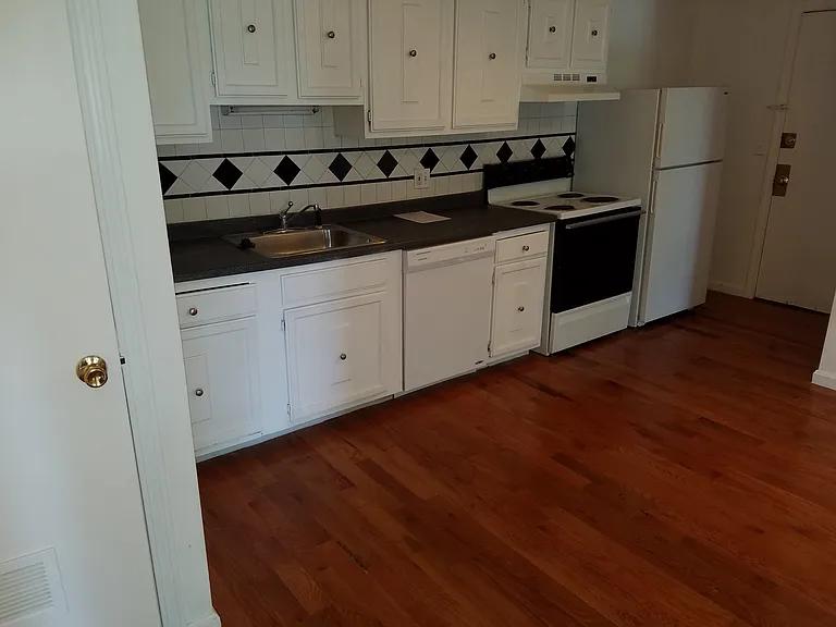31-33 Nellie St #5 — Photo 6