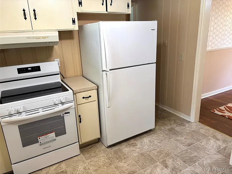 1024 Gaddis Ave — Photo 8