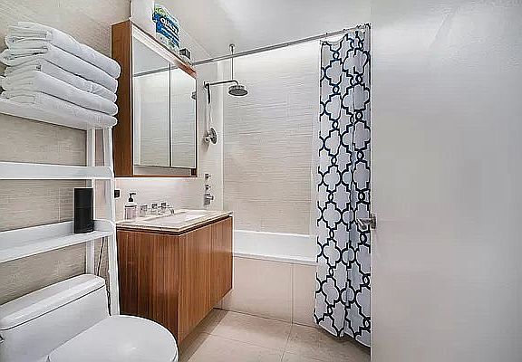 5th image of 555 W 59th St APT 4F