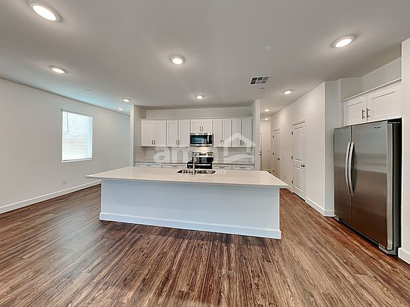 5th image of 10068 Roseum Ct