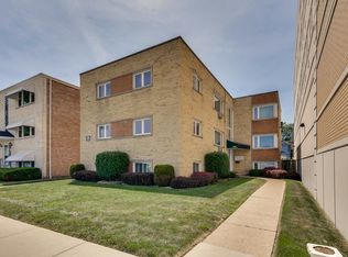 3326 S Grove Ave #4, Berwyn, IL 60402