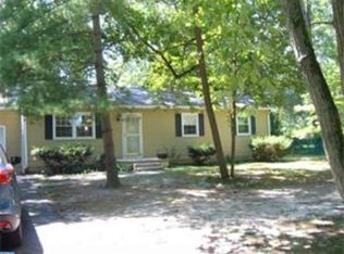 612 Breezy Ridge Ln, Hainesport, NJ 08036