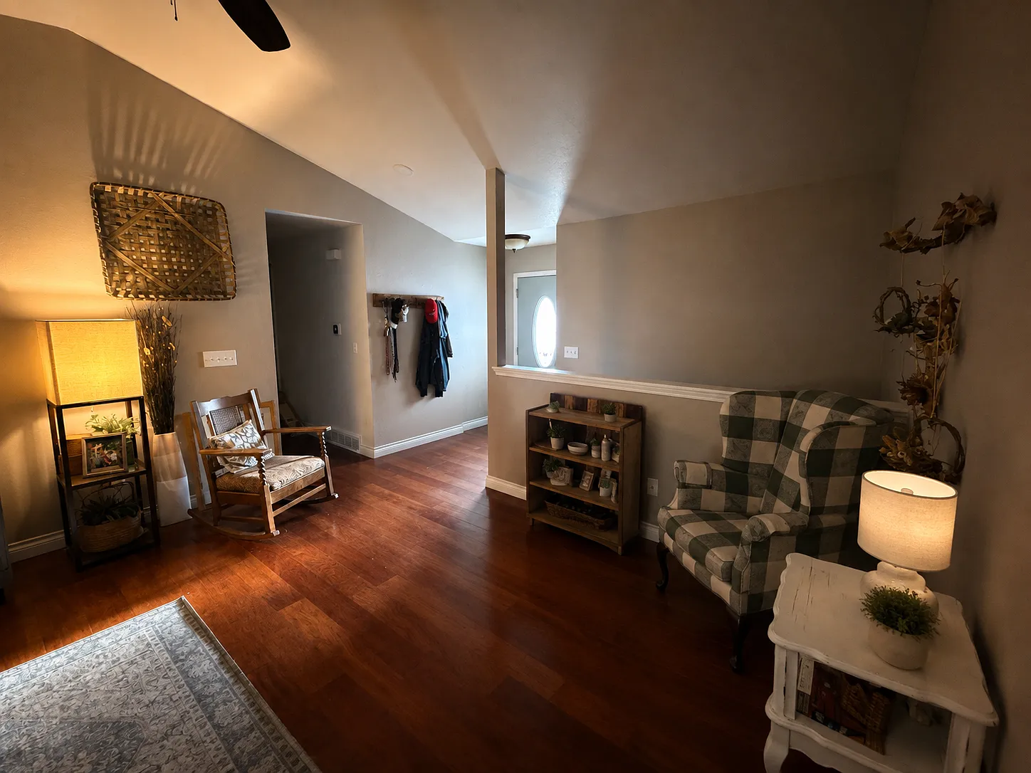 3 bed, 2563 sqft, $2,375 — Photo 3