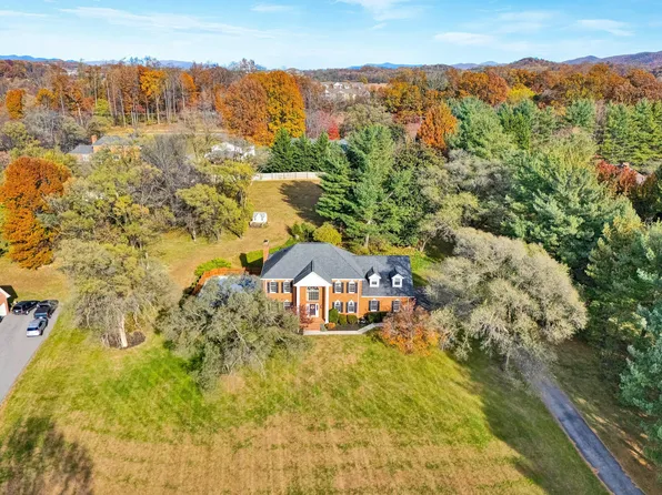52 Hollymeade Ln, Daleville, VA 24083