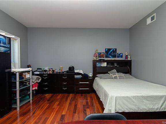 4th image of 3 Toms Ln