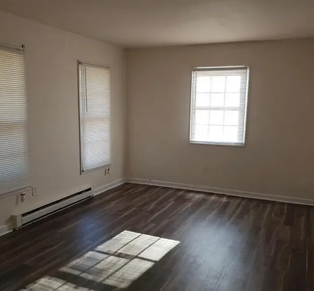 8806 Leafycreek Dr — Photo 13