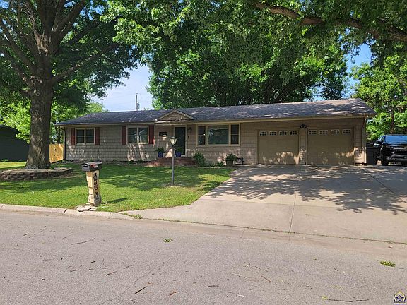 3rd image of 2347 Arrowhead Dr