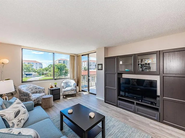 6219 Palma Del Mar Blvd S #305 — Photo 2