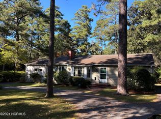 540 S Valley Rd, Southern Pines, NC 28387