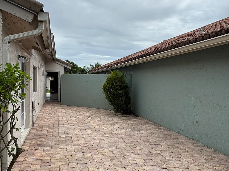 5851 Bristol Ln — Photo 10