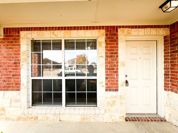 2nd image of 1913 Charleston Ct APT A