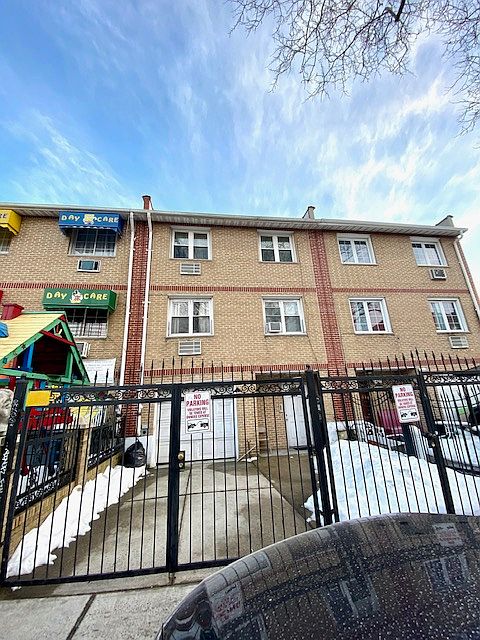 1st image of 2404 Avenue D