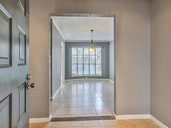5th image of 2215 Gray Falls Dr