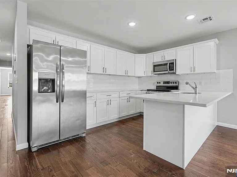 168 Johnson Ave — Photo 13