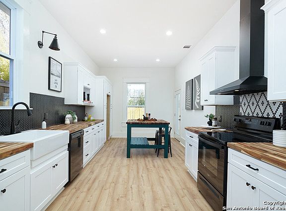 5th image of 129 PANAMA AVE