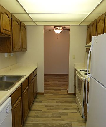 4th image of 2350 1st Street A Dr APT 2