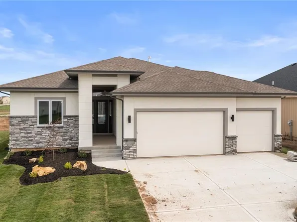 9299 Gander St, Lenexa, KS 66227