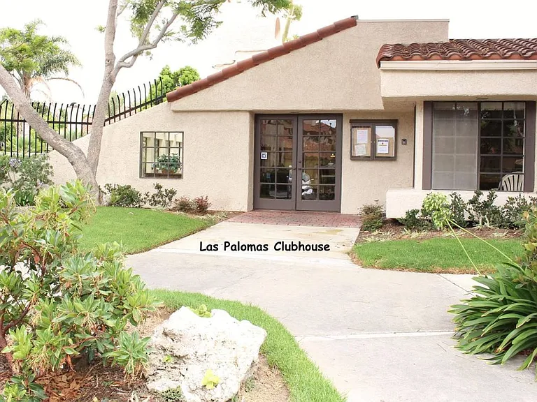 480 Las Palomas Dr — Photo 2