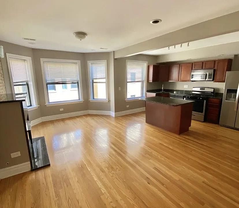 1st image of 6639 S Kenwood Ave #6616-202