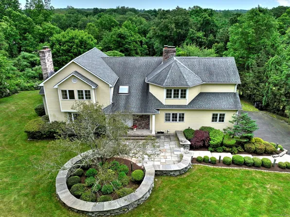 125 Northrop Road, Woodbridge, CT 06525