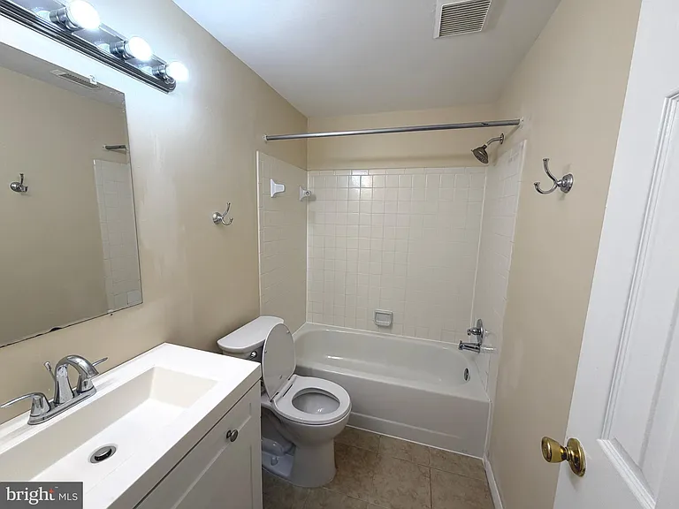 18131 Chalet Dr #24-103 — Photo 21