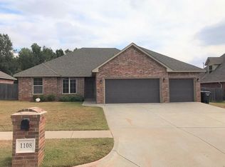 1108 Summer Hill Dr, Moore, OK 73160