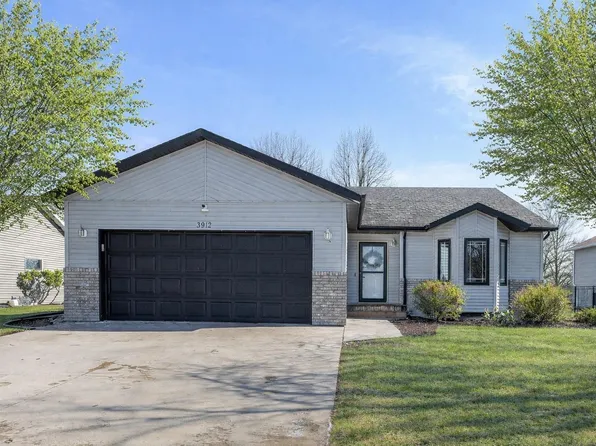3912 7th St S, Moorhead, MN 56560