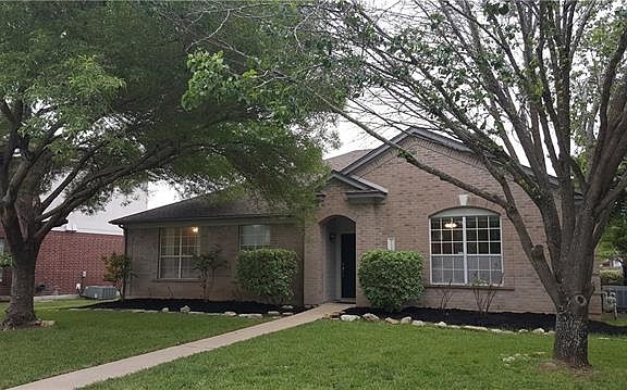 3rd image of 1137 W Black Locust Dr