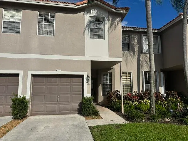 4 bed, 2.5 bath, 1798 sqft, $4,100 — Photo 2