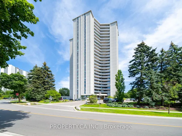 75 Graydon Hall Dr #303, Toronto, ON M3A 3M5