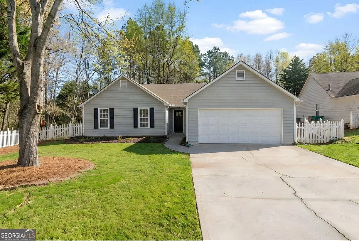 3 bed, 1272 sqft, $2,500 — Photo 1