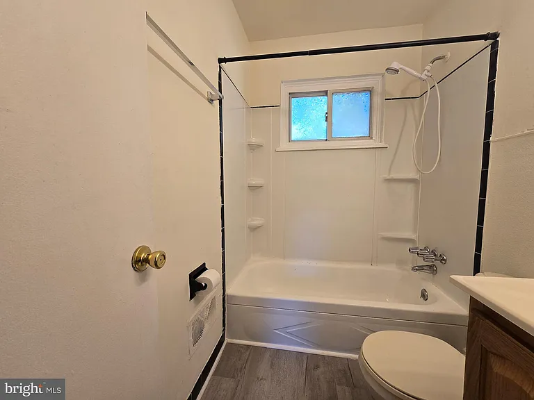 11 Glenwood Dr — Photo 25