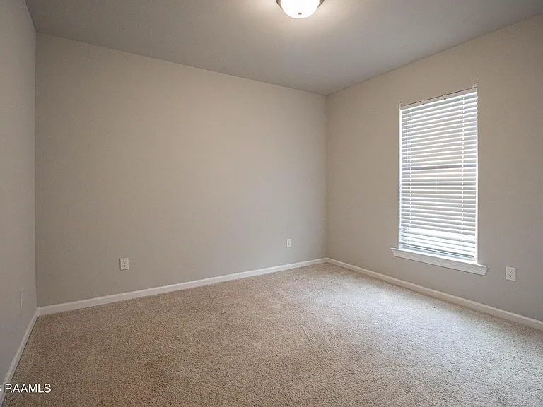 304 Tall Meadows Ln — Photo 15