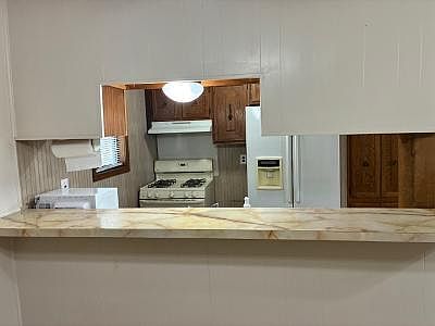 4th image of 1213 Florence St