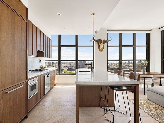 2nd image of 115 York St #17F