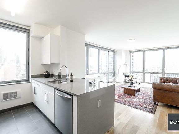 5th image of 606 W 57th St APT 2906