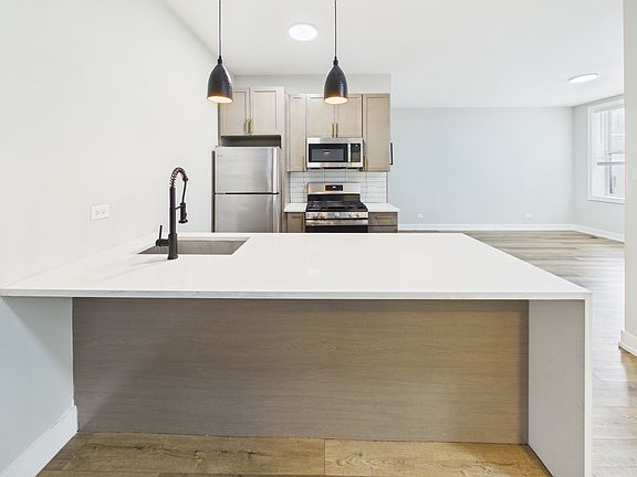 4th image of 1900 W 17th St #1R