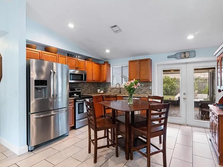 3042 Hanna Ct — Photo 3