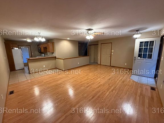 4th image of 417 W Odell Ct
