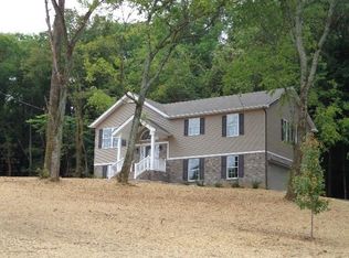 2083 Powell Dr, Culleoka, TN 38451